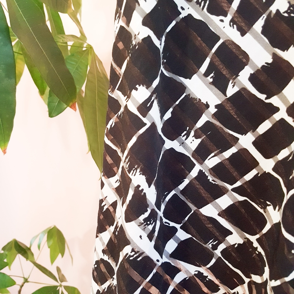 Joseph ribkoff blouse, flattering cut! - Picture 5 of 8